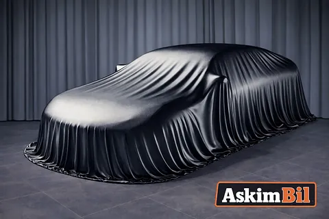 Bil under täcke inför försöljning, ej klar