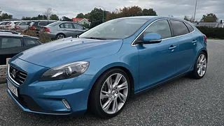 säljes Volvo V40 D2 Geartronic Paddlar R-designstolar Dragkrok