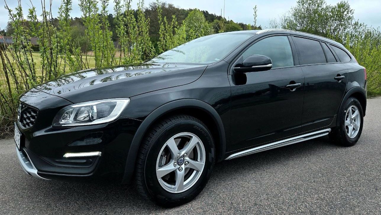 Volvo V60 Cross Country D3 Geartronic Summum, Låga Mil