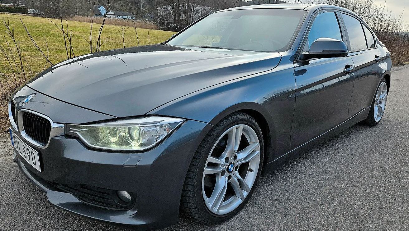 BMW 318 D Sedan, NY KAMKEDJA!! Nybes, Drag, Xenon,P-sensorer